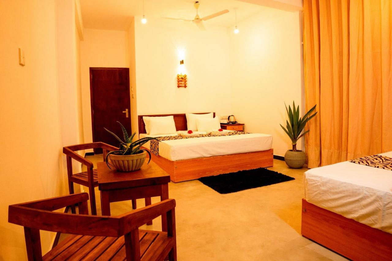 Tevins Place - Unawatuna Bagian luar foto